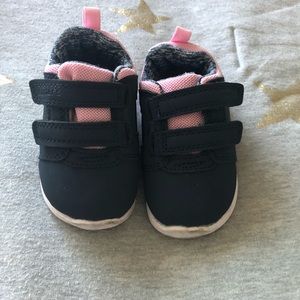 Carters size 3 toddler shoes